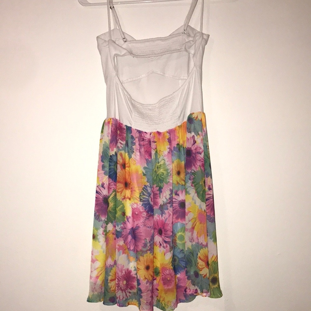 Beautiful Spring Dress - Picture 2 of 3